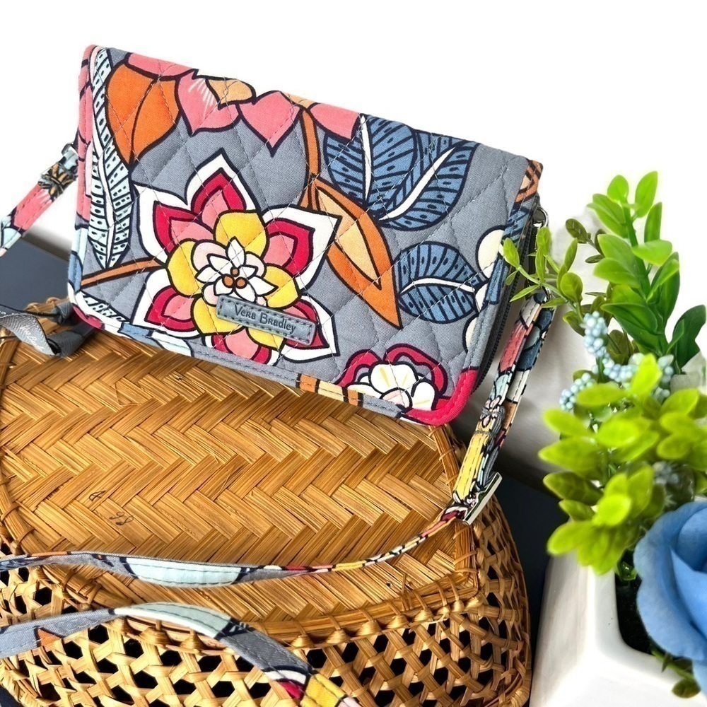 Vera Bradley Tropical Evening Small Compact Cloth Crossbody Bag Purse - Picture 2 of 16